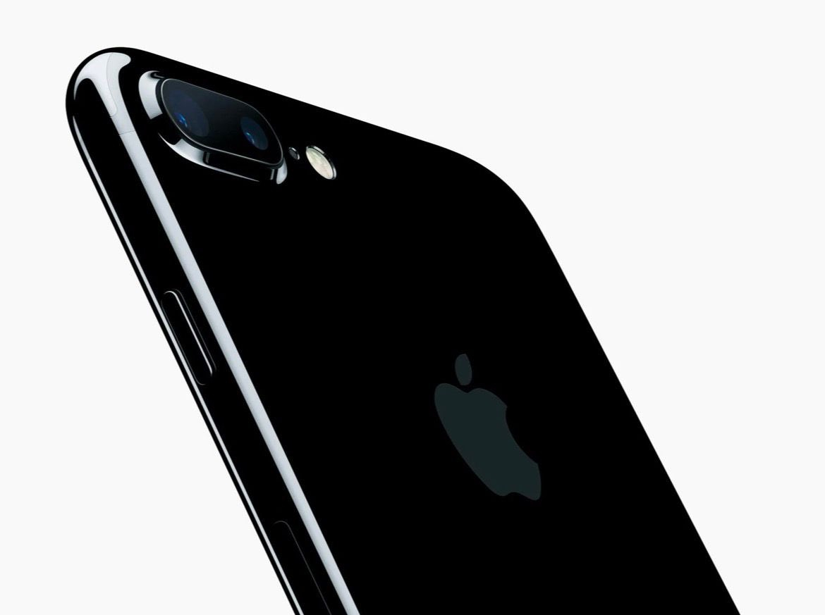 iPhone7 Plus 钢琴漆面是有各种问题。比如刮花。但是你不付出这些代价，