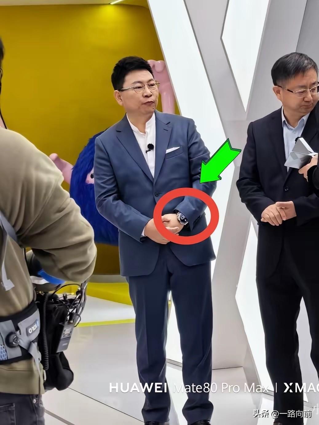 余承东AWE现场“又露馅了”
3月14日上海AWE消费展现场，华为常务董事余承东