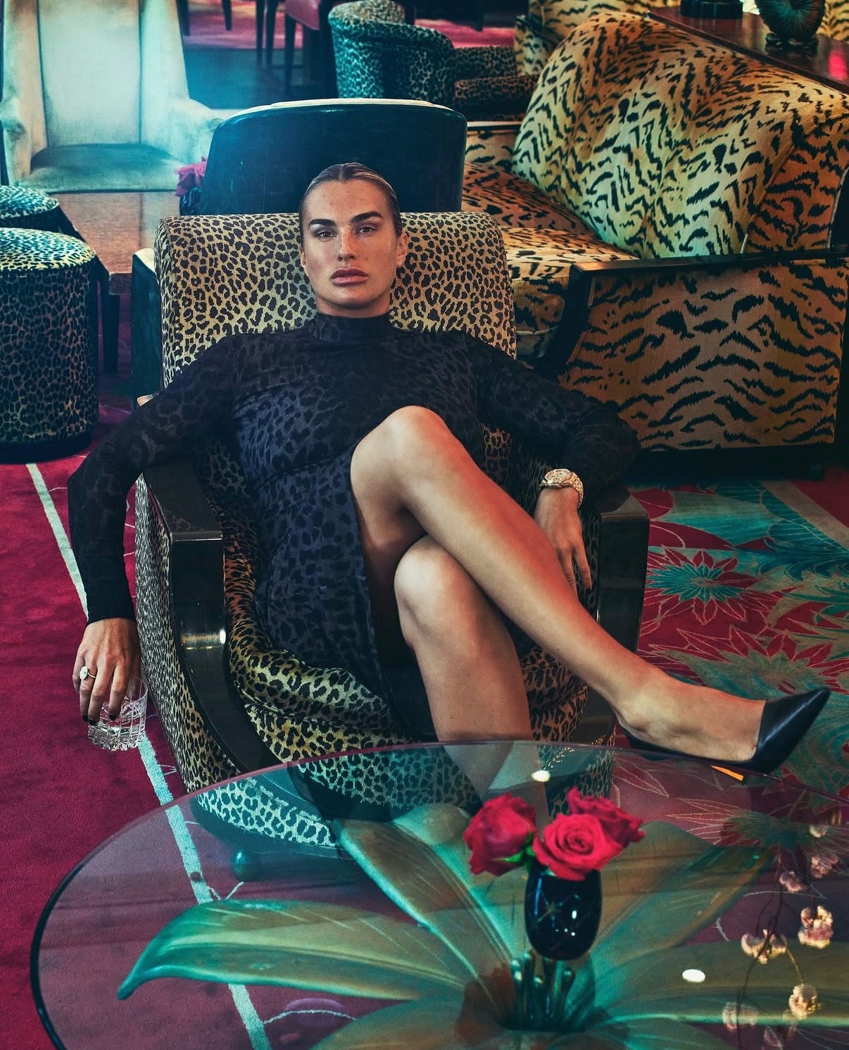 萨巴伦卡登上美国版《VOGUE》电子版封面（非正刊）。这组怎么样？登上过美版《V