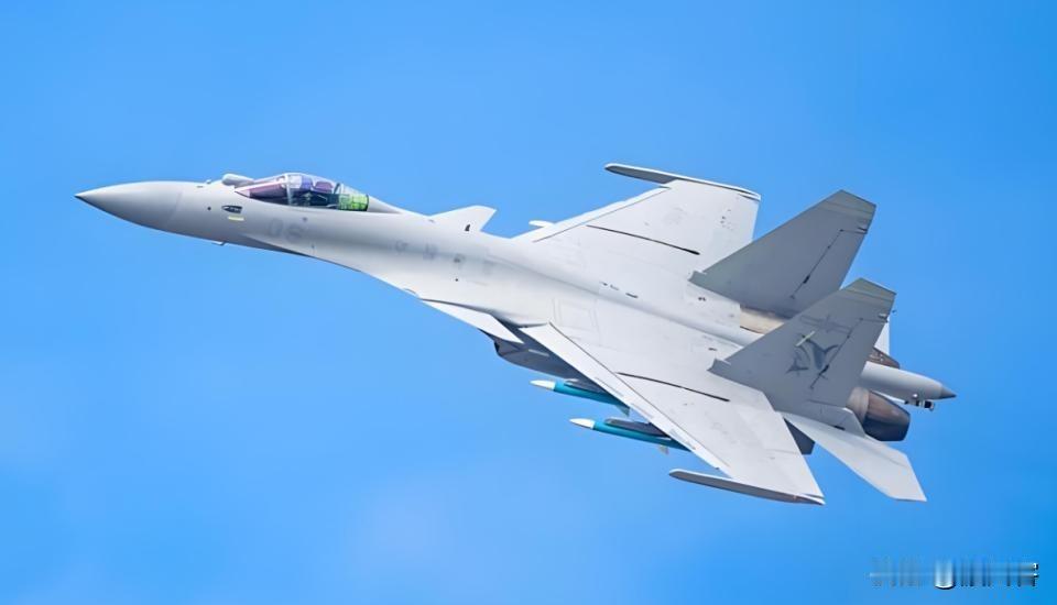 （4）歼 - 15 31 分钟锁定日机
雷达照射分两种情况，一种是搜索照射，泛向