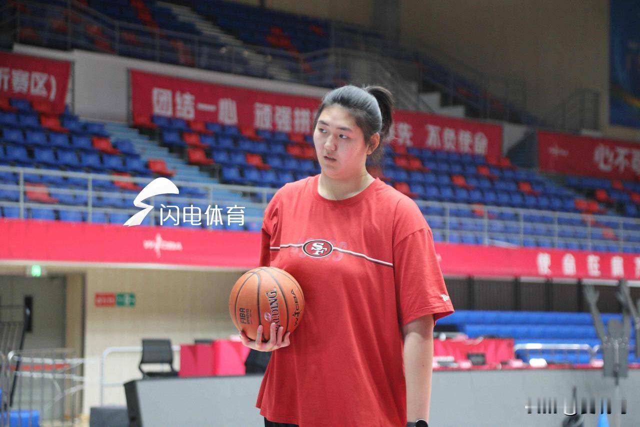 山东高速女篮1月4日临沂主场与石家庄英励的比赛，张子宇将会开启她的职业赛场首秀。