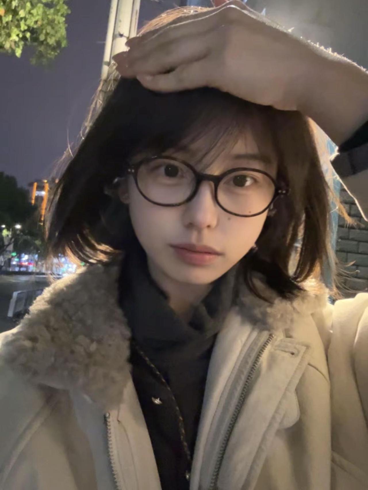 你有病吧！我捂刘海的时候你问我是不是头疼。。(･_･;日系短发