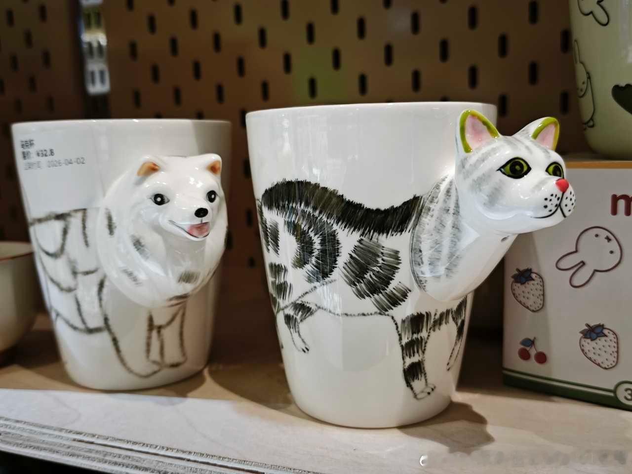 49848【丑猫】路过商场巧遇（应该是猫吧，，？） 
