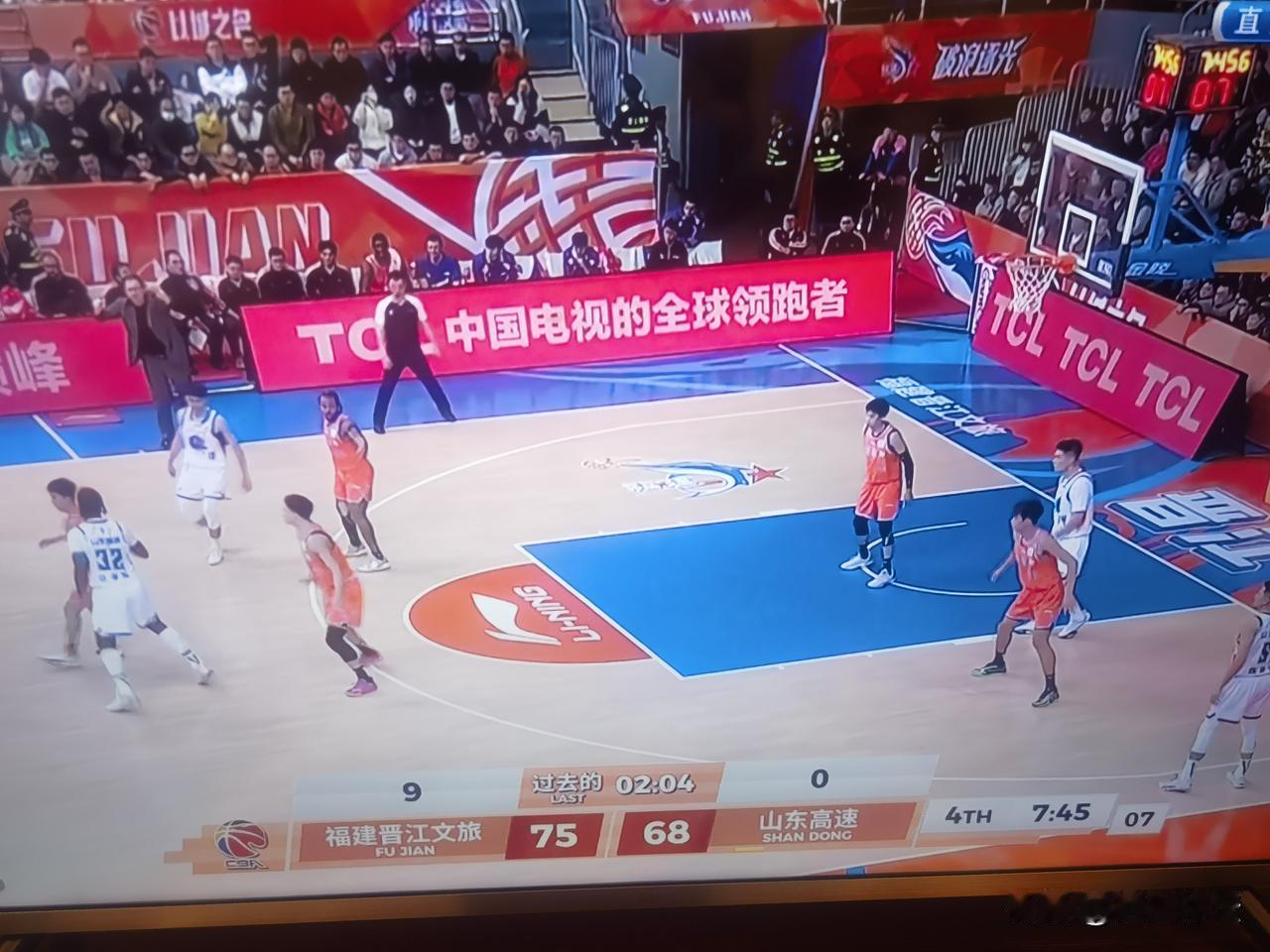 山东高速客场不敌福建男篮，最大的内鬼陈林坚！空位3分7投0中，全场仅得2分！这是