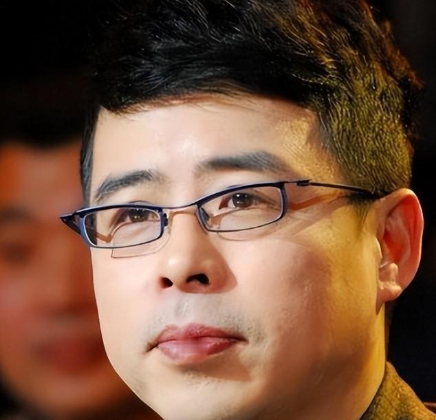 “中国就该向全世界鞠躬道歉，给全世界添麻烦了！”2020年，央视名嘴、著名主持人