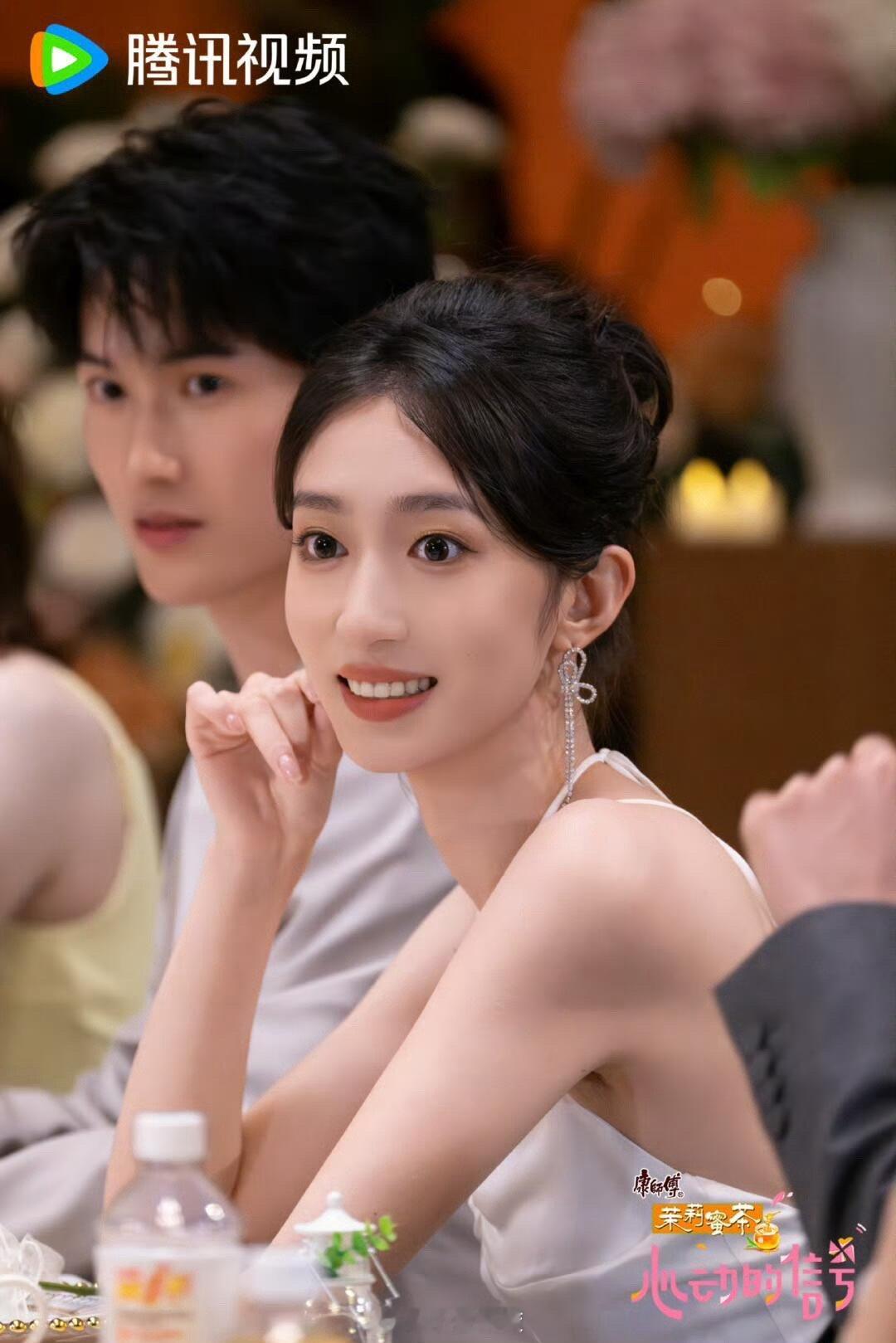 心动的信号[超话]  这么一看王珏竟是最美的像温柔的大姐姐感觉眉眼有点像第六季的