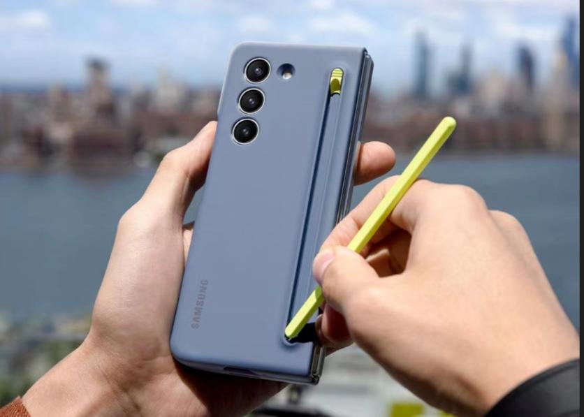 最近，本该“退居二线”的三星Galaxy S24 Ultra突然火了——12+2