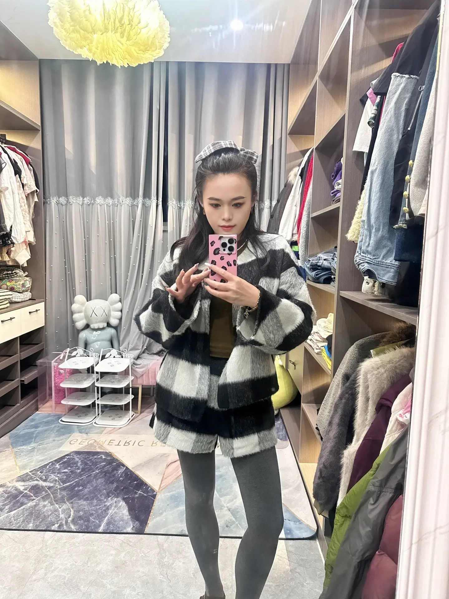 我的快乐很简单。 新衣服，美甲，化妆。拍照。