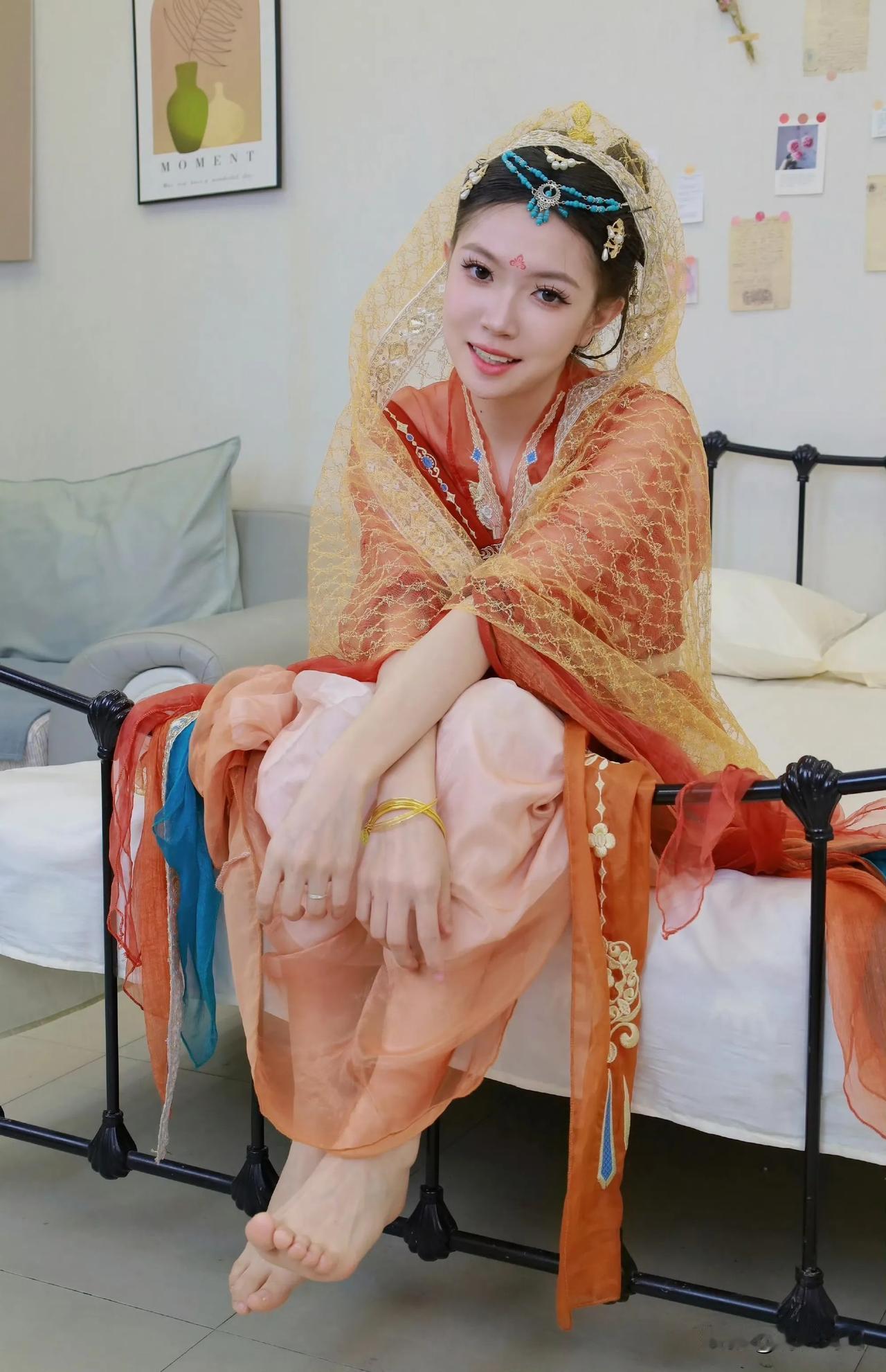 这是哪个民族的服装呢
