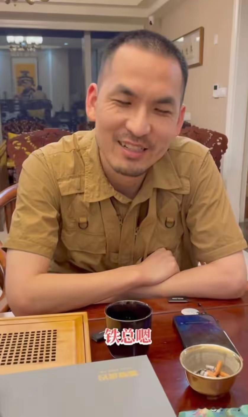 有个很多人想不通的问题：铁头曝光的不少乱象都是真的，

三亚五两秤、金镶玉骗局、