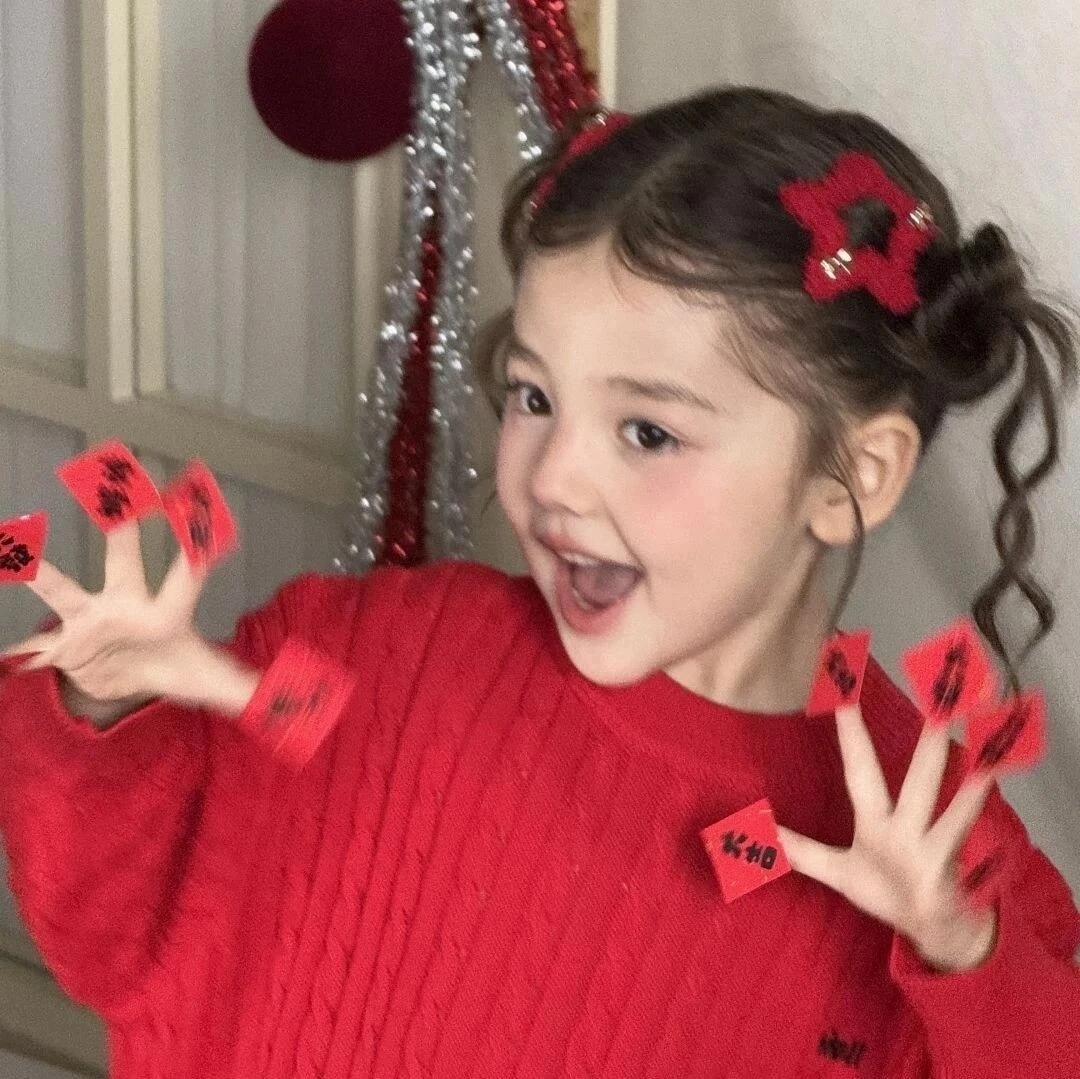 “朋ᩚ友ᩚ圈ᩚ🥁⁾⁾新年给女儿改个超可爱的备注”· 【 妈咪の暖手宝☕ᥫ᭡ 】