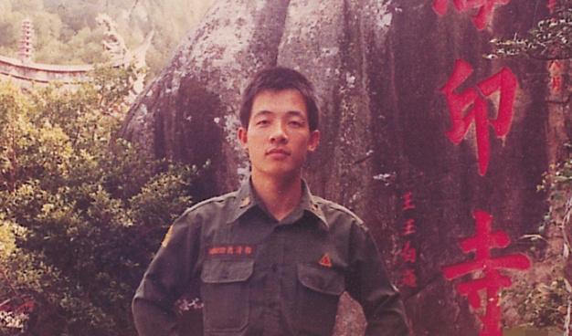 这是谁？
“癞蛤蟆”认识吗？[捂脸]
他今天发的，是不是有点自恋了……