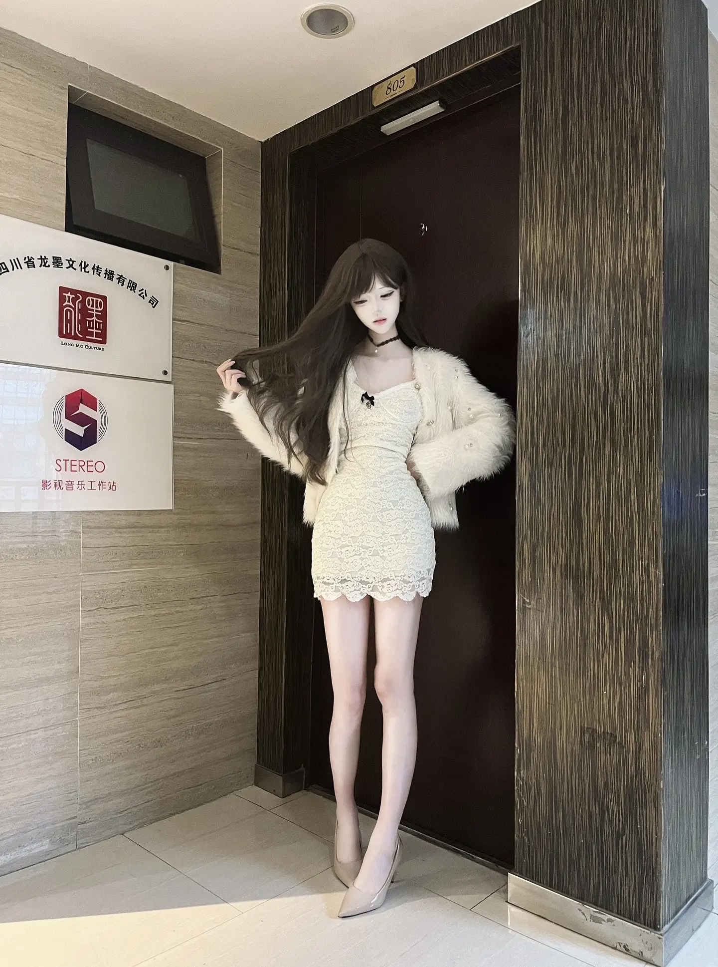 比巴掌先来的是手腕上的香气
