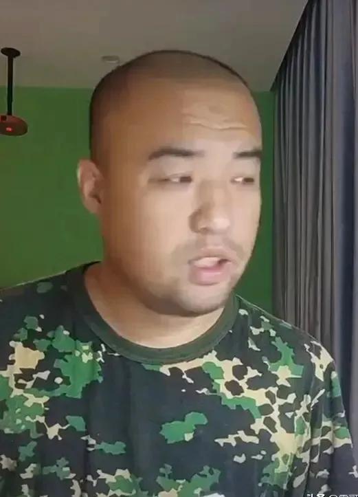 这是第一个参加俄罗斯雇佣兵的中国人！

他叫武明，他非常支持俄罗斯的军事行动，并