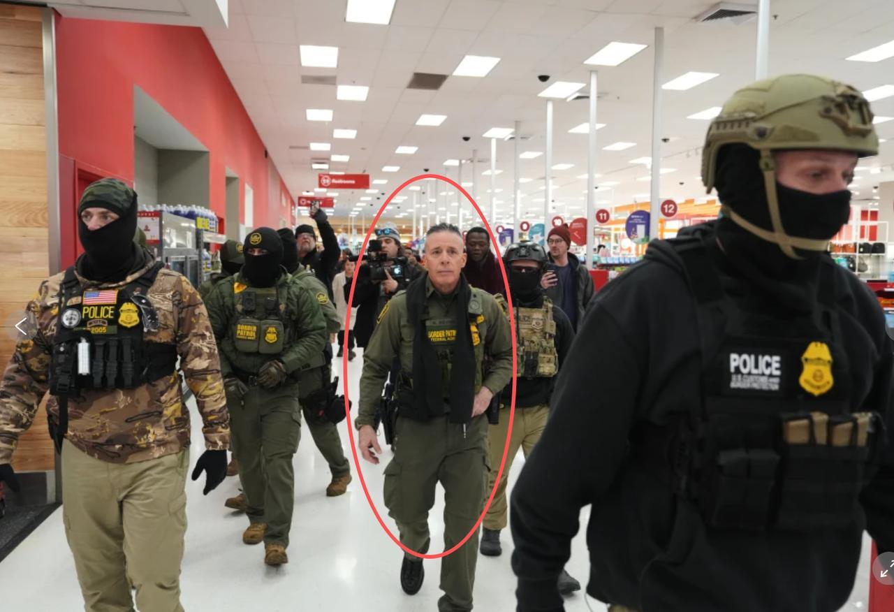 美国人民的反抗精神与“美国之春”。内部消息透露，迫于种种压力，美国边境巡逻指挥官