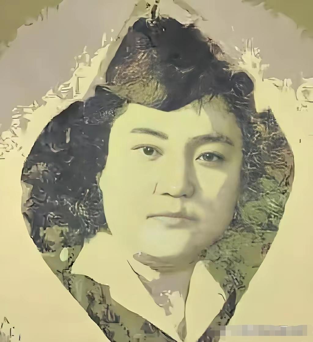 1940年深秋，22岁的抗日女译电员王宝云，因叛徒出卖落入敌手。

日军一心想从