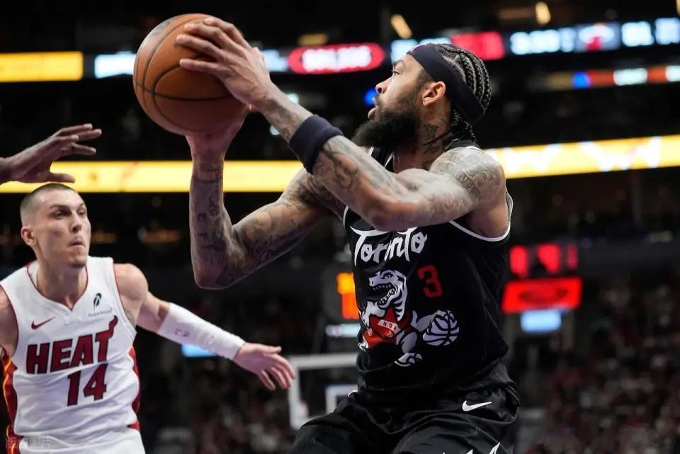 英格拉姆轰下38+7+7猛龙大胜热火，英格拉姆状态神勇，前三节他每一节都得分上双