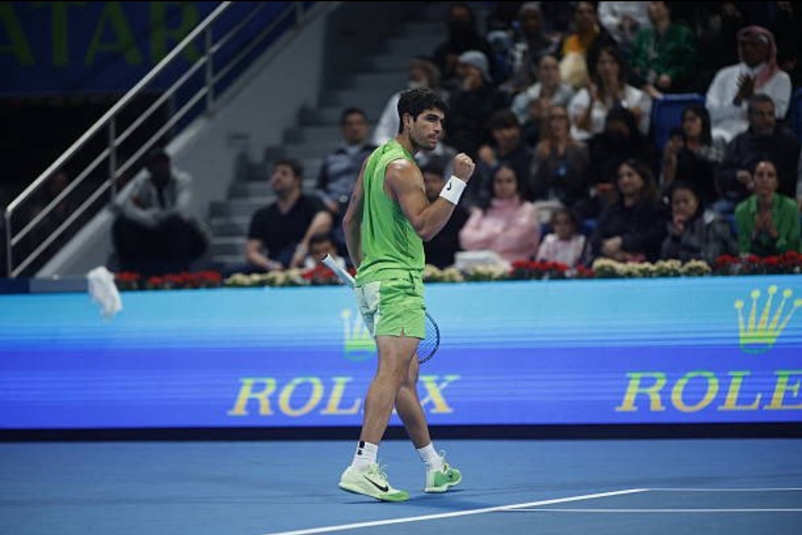 网球talking大会体育大赏 阿尔卡拉斯以6-4、7-6击败阿瑟·林德克内奇。