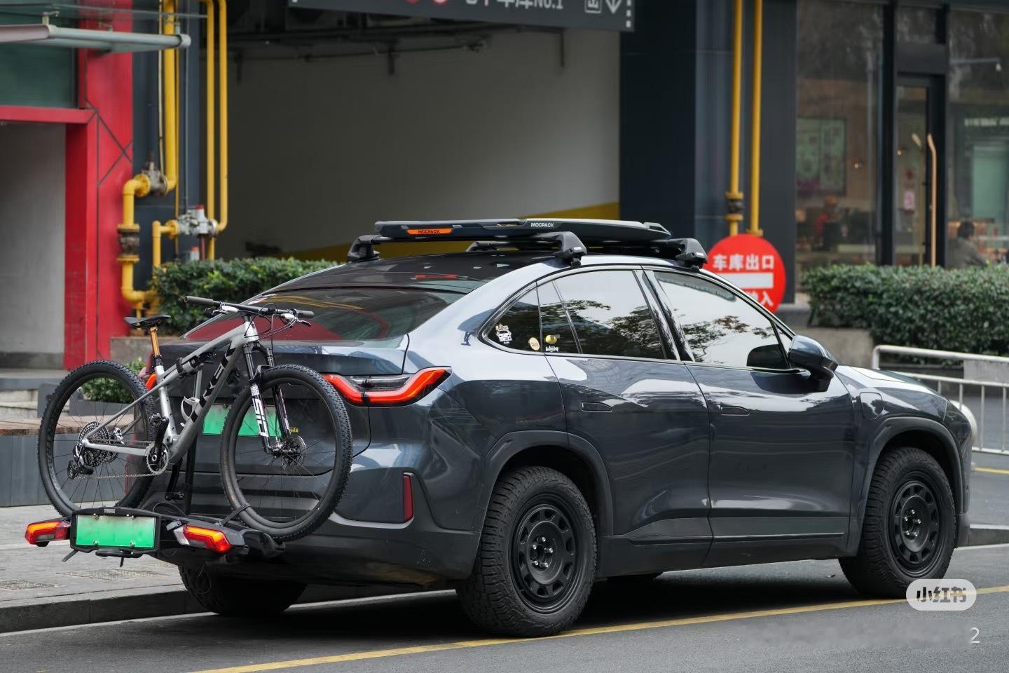 Damn，这什么车？这么帅 