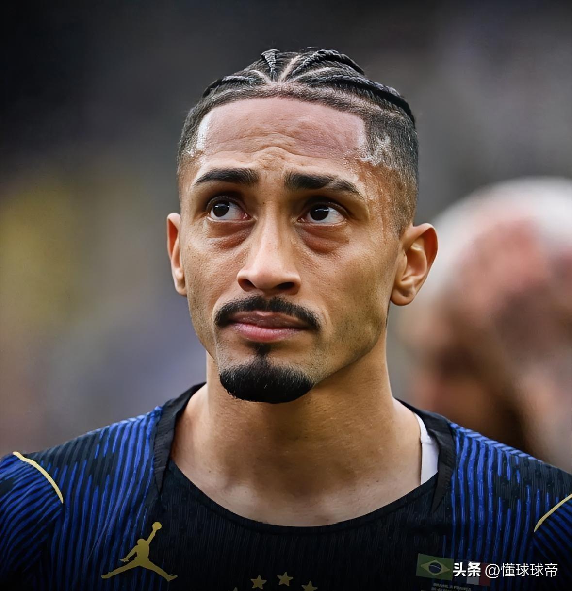 巴萨的天塌了，拉菲尼亚在友谊赛上受伤至少要伤缺5周！

今天早上巴萨官方宣布，拉