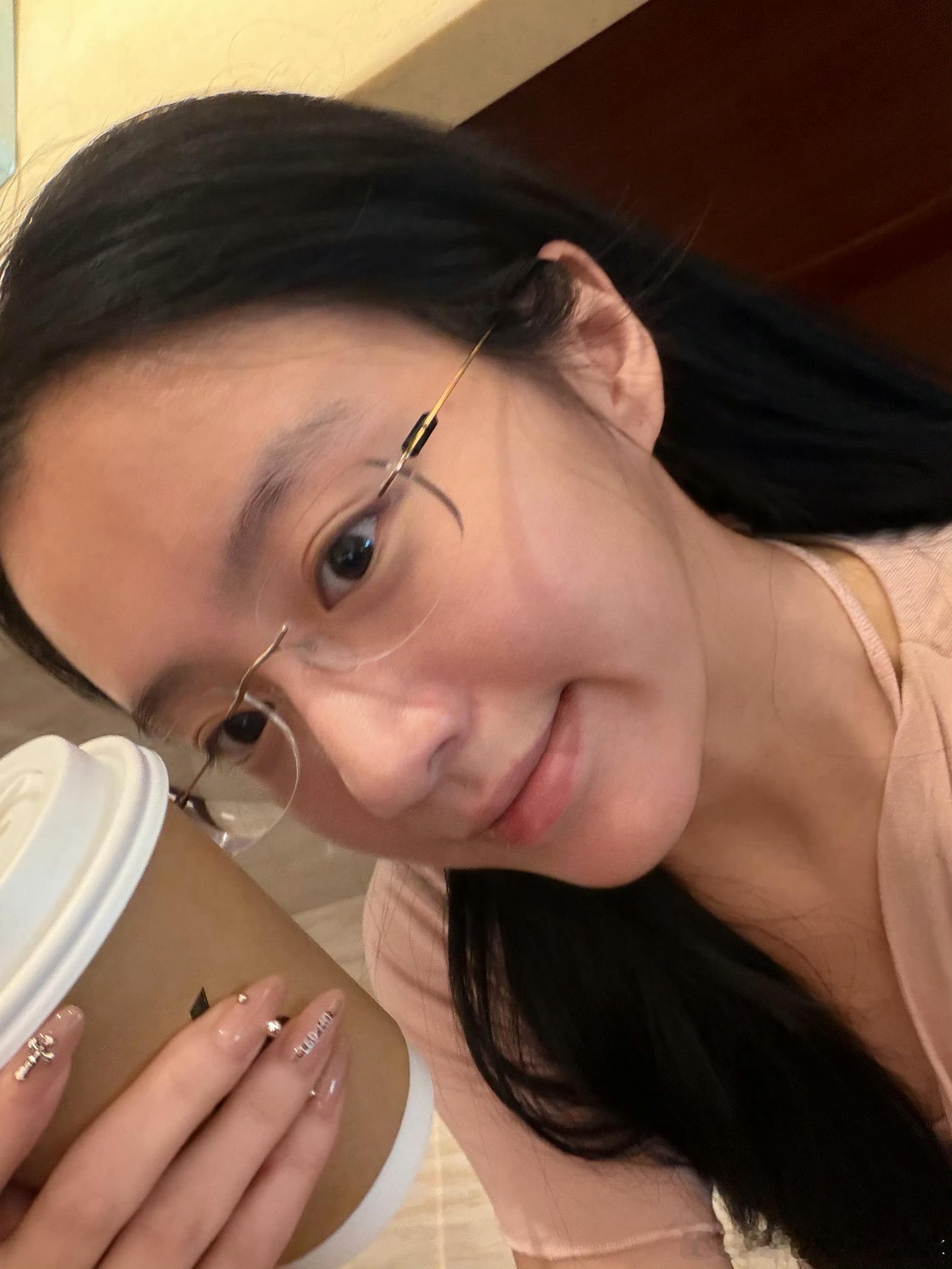 青年演员包上恩 每个人都装作很真诚的样子然后幽我一默