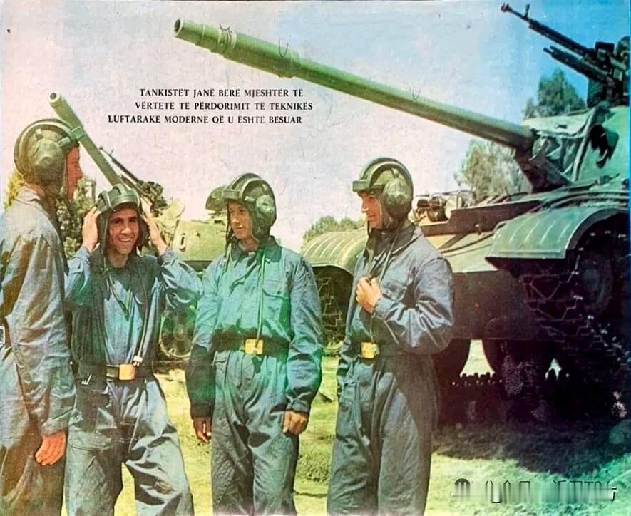 62式轻型坦克的在世界上的“扩散”范围还挺广的嘛，亚欧非都有——
图1～2 是阿