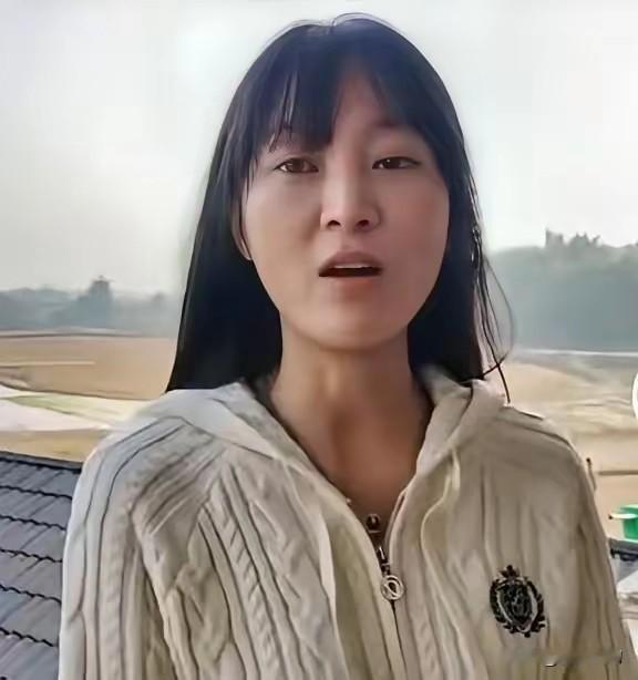 刨猪宴结束呆呆再发声：暂不签约任何公司，不希望将父母卷进网络里。

评：坚守本心