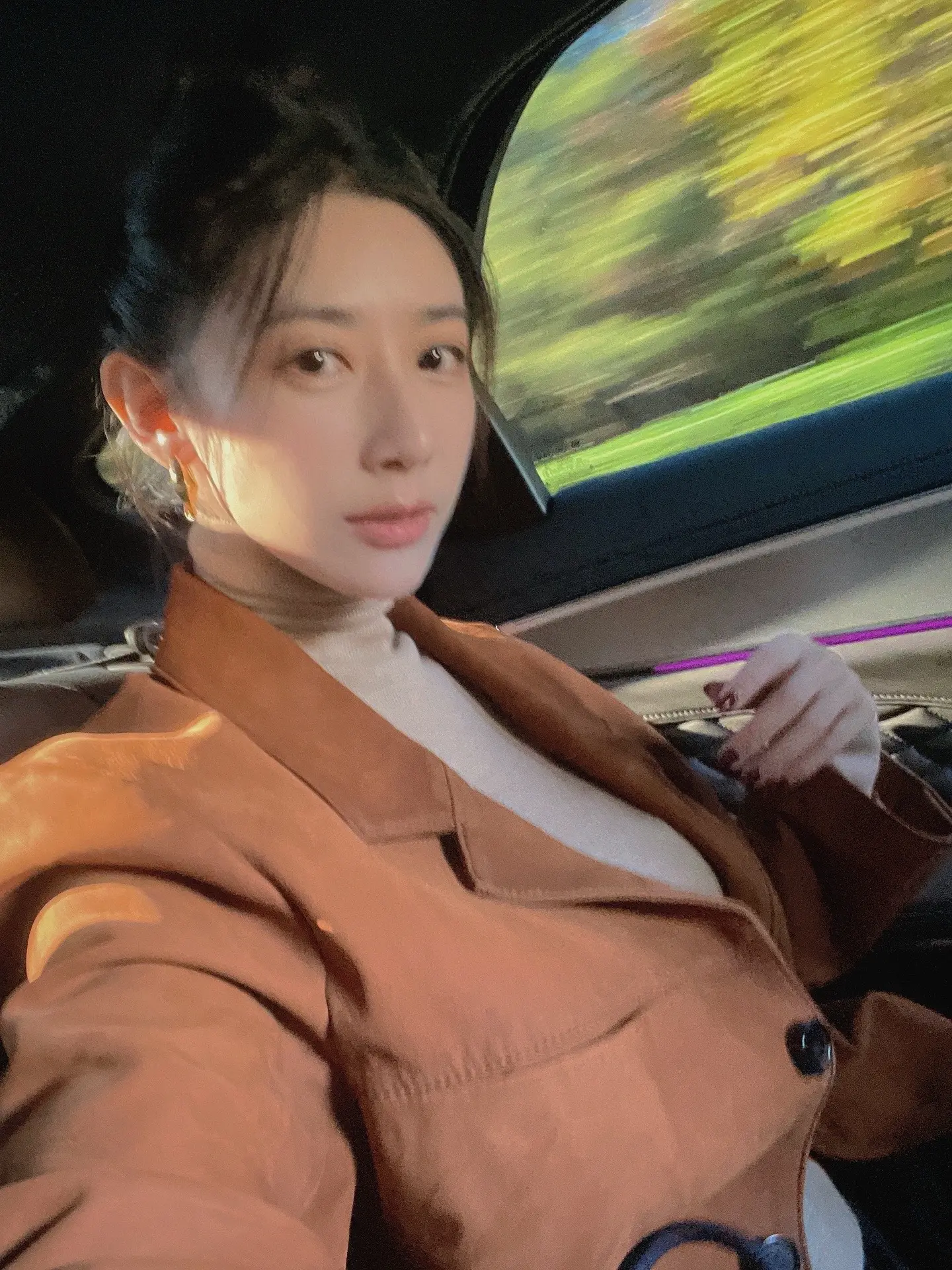 ootd穿搭 车上拍照 自拍🤳 极简穿搭
