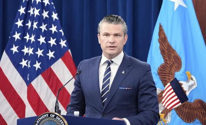 美国战争部长赫格塞思翻车了：谎报伤亡被捅出来，现在连他自己都怕被炒鱿鱼。

打仗