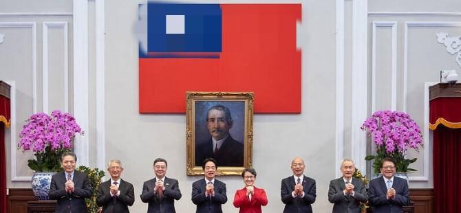 2月23日，台湾地区领导人赖清德把立法机构负责人韩国瑜等五院院长叫到一起，搞了个