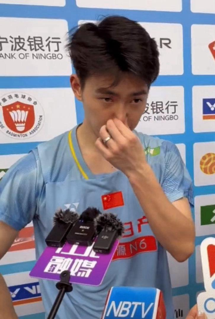 又好笑又清醒！王昶面对采访直言不回应题外话，和梁伟铿默契同步太好嗑近期赛后采访名