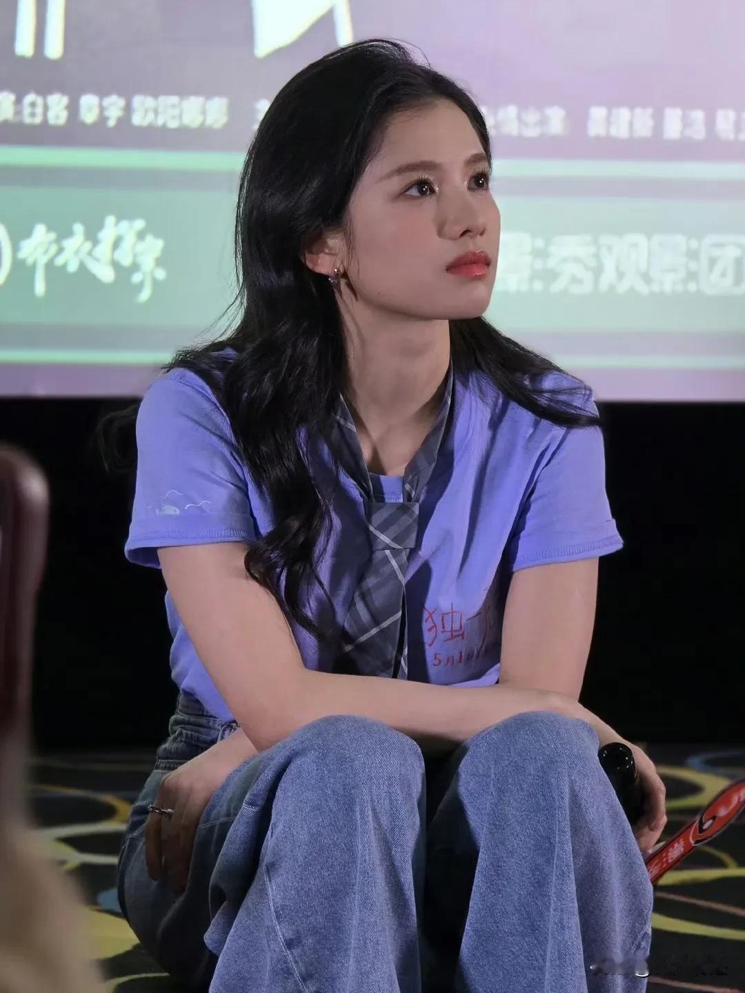 大导演郑晓龙都看好的脸，就是不一般，地母脸初看不惊艳，但是越看越耐看，有韵味，希