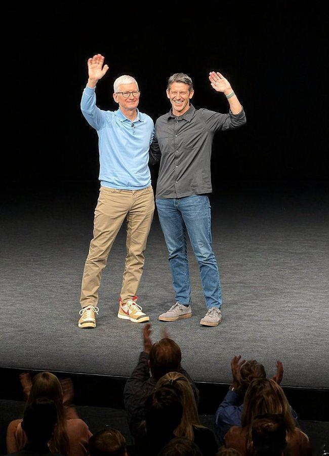 Mark Gurman：Tim Cook给新CEO留下了十大新品研发计划，包括但