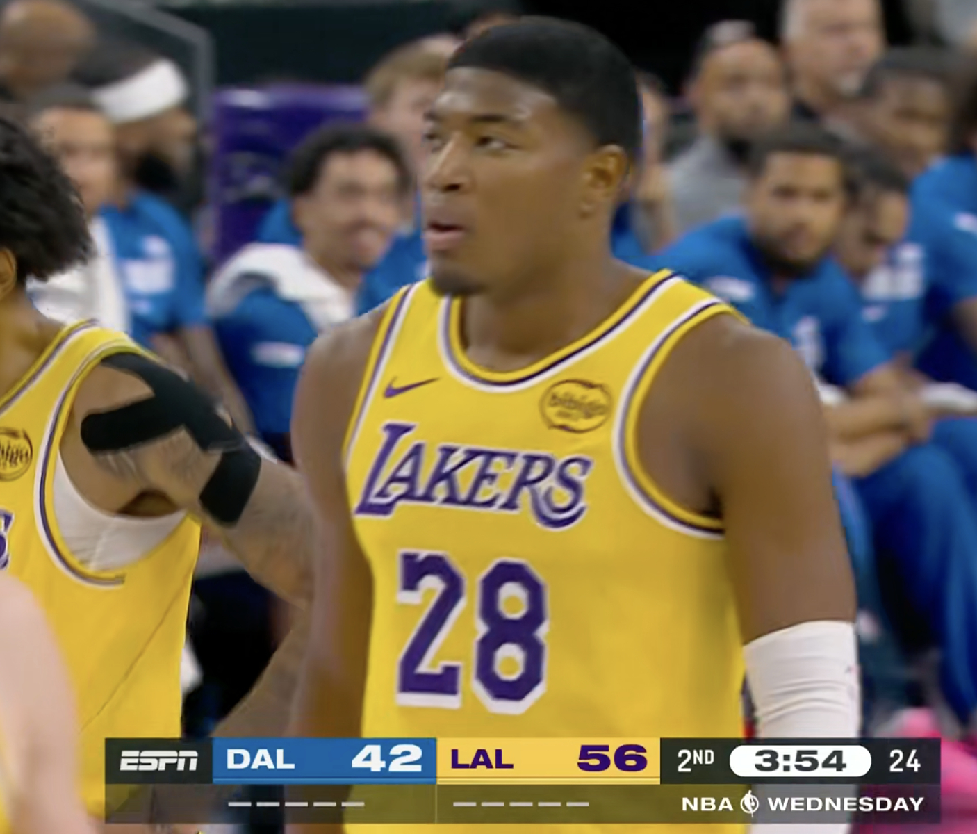 第一节属于文森特，第二节属于八村！ ​​​​八村目前在第二节，单节11分！ ​​