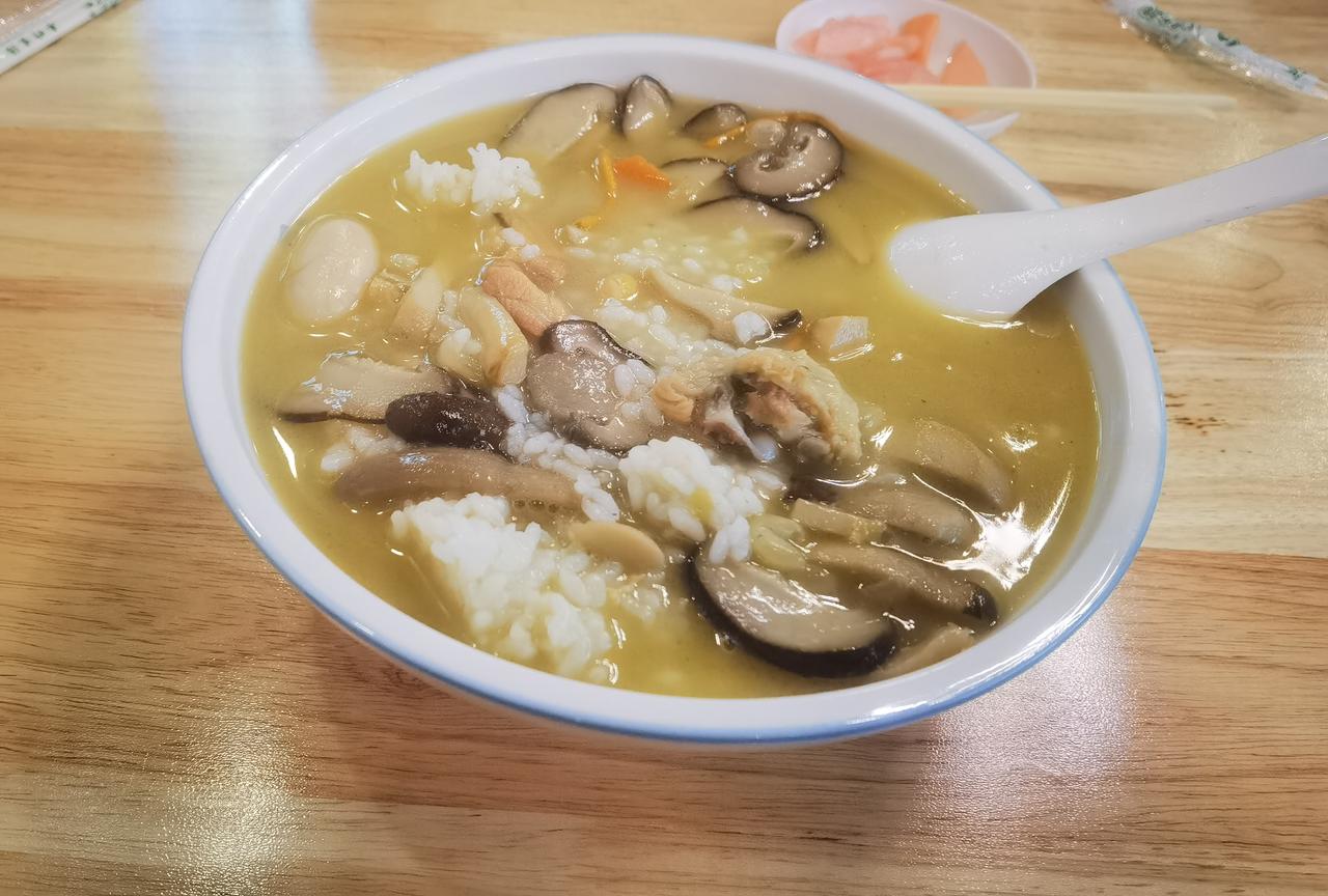 晒图笔记大赛鸡汤饭，第一次吃，味道不错。