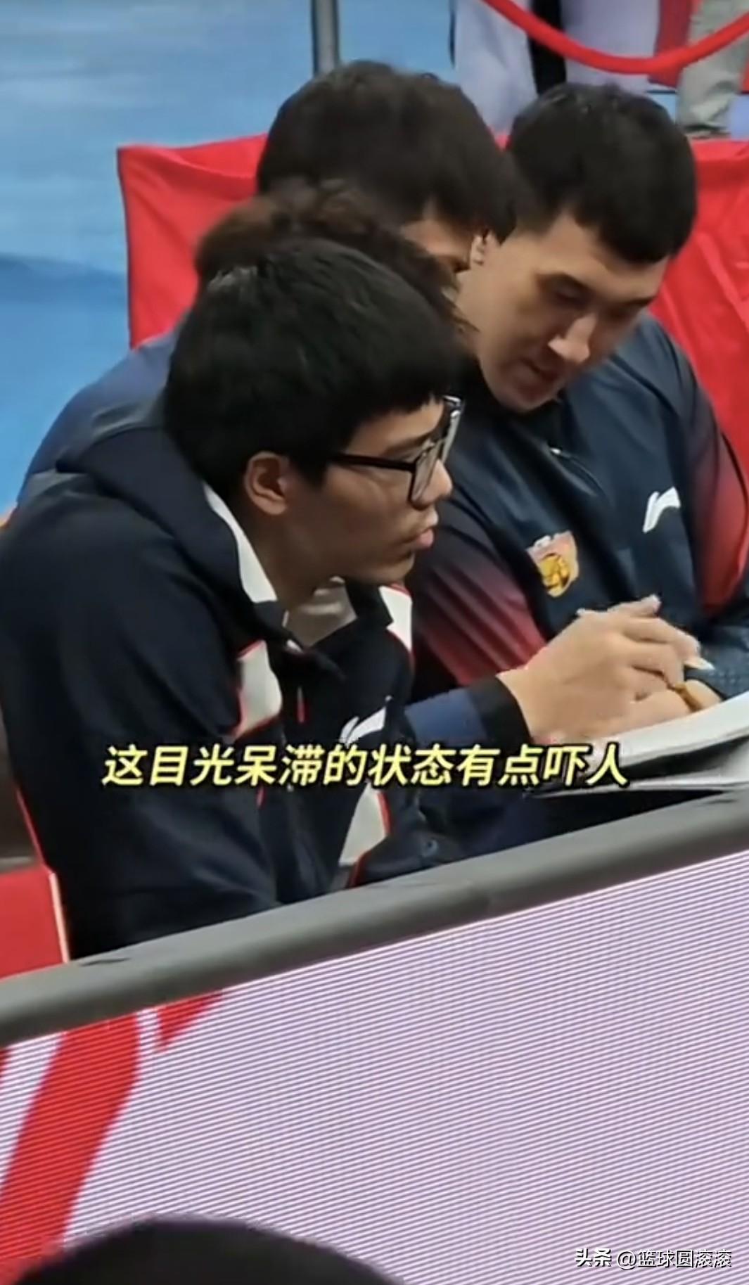 💔太可惜了！曾经全美四星高中生，如今目光呆滞，焦泊乔要走徐昕老路？
 
广东队