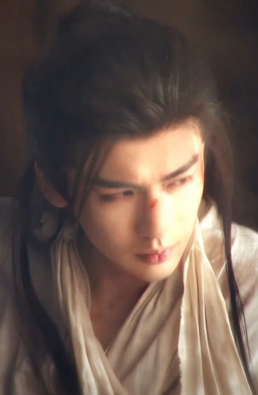 田曦薇扛张凌赫 张凌赫谢征这张脸田曦薇扛张凌赫，张凌赫田曦薇《逐玉》最新切片，张