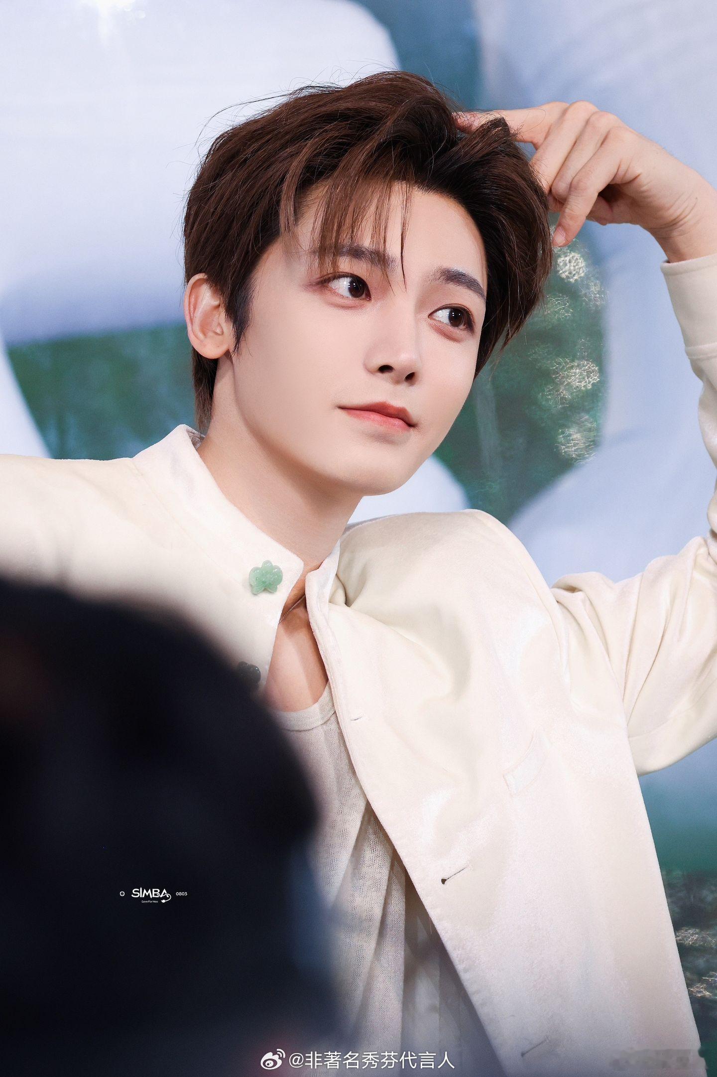 曝侯明昊美妆营业额一小时600万带货能力好能打 