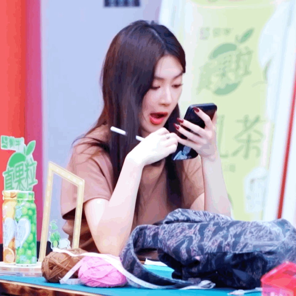 #陈嫣冉[超话]#  妈呀看陈姌再的状态我真的沉浸式松弛到，面对突然的任务，直接