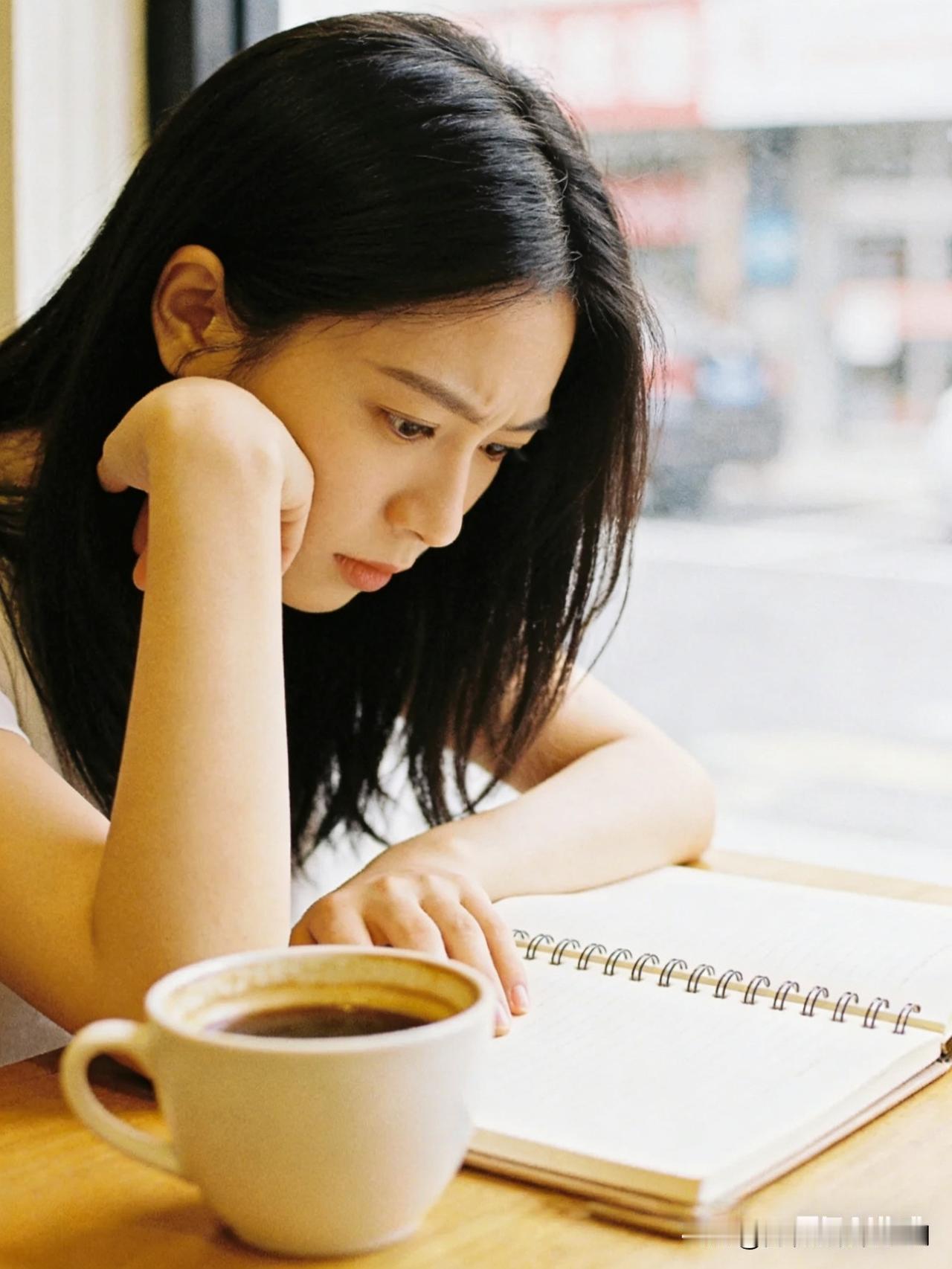 几场牌局，让我高度怀疑人生，由自信变得自卑。

今年春节过后，因为邻居的邀请，我