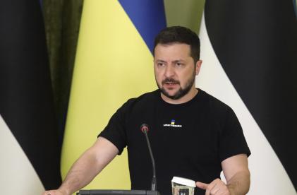 乌克兰愿意放弃加入北约，泽连斯基：必须类似获得北约第五条保障
当地时间12月14