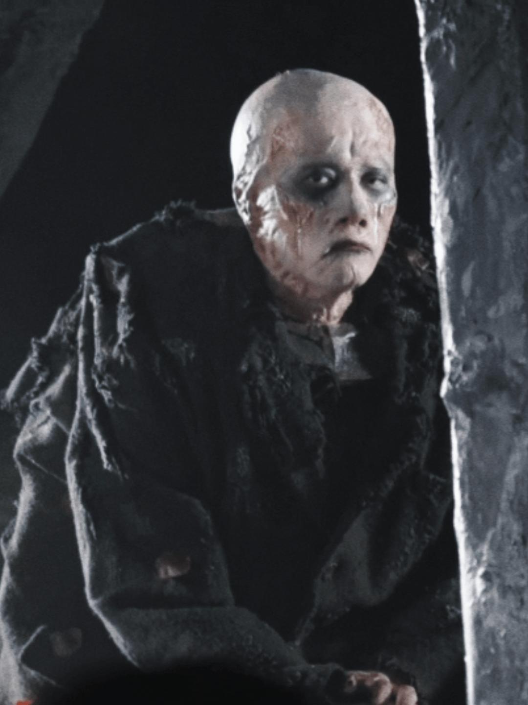 委屈…无尽的委屈 然后缓缓倒下心都要化了易烊千玺电影狂野时代易烊千玺二十五岁培风