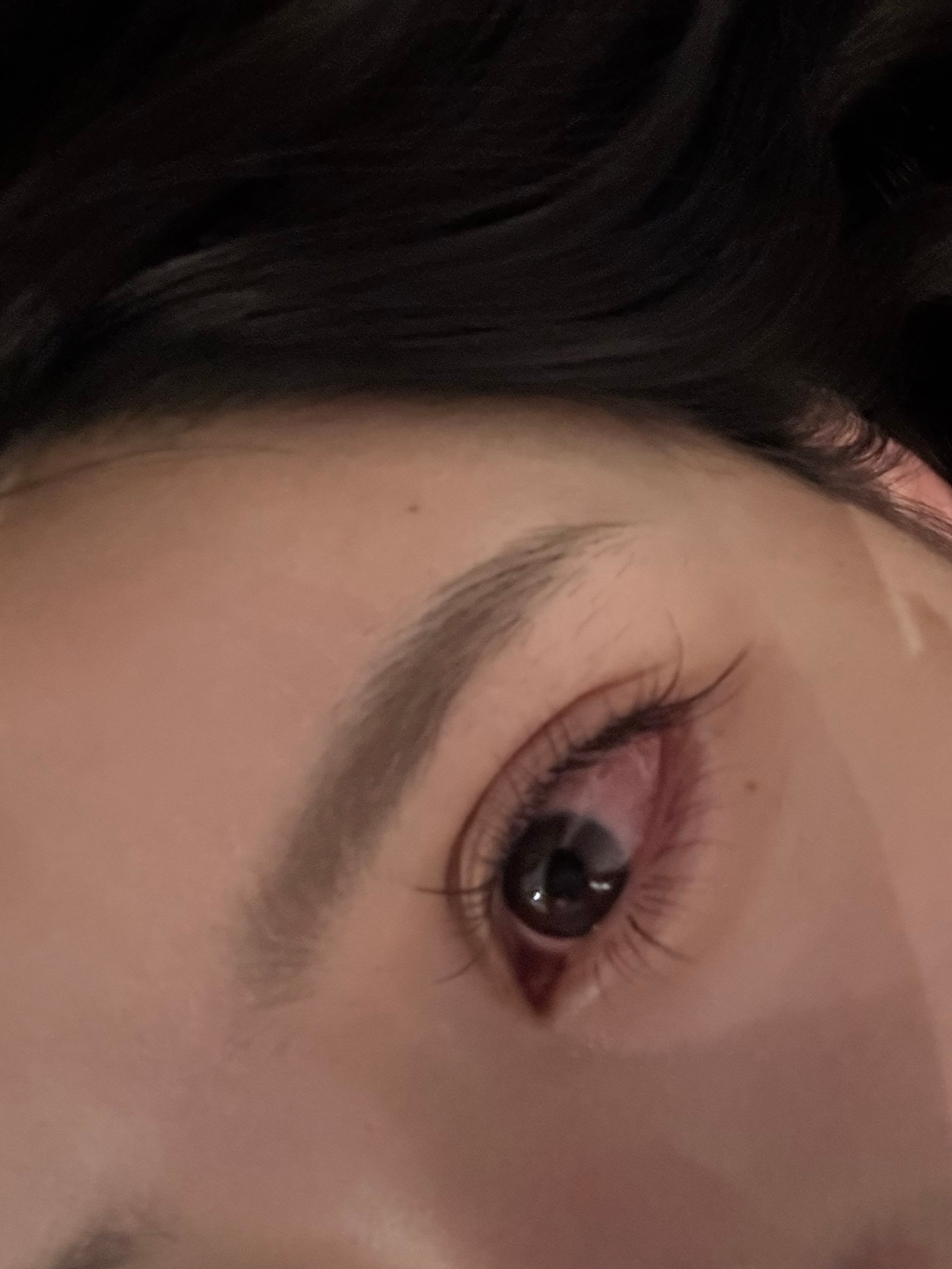 每次接完睫毛就这个样子。醉了。 ​​​