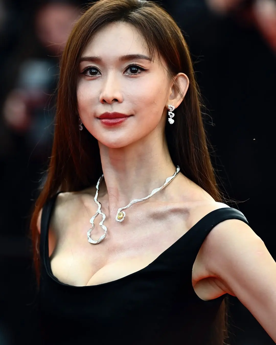50岁的林志玲红毯生图。