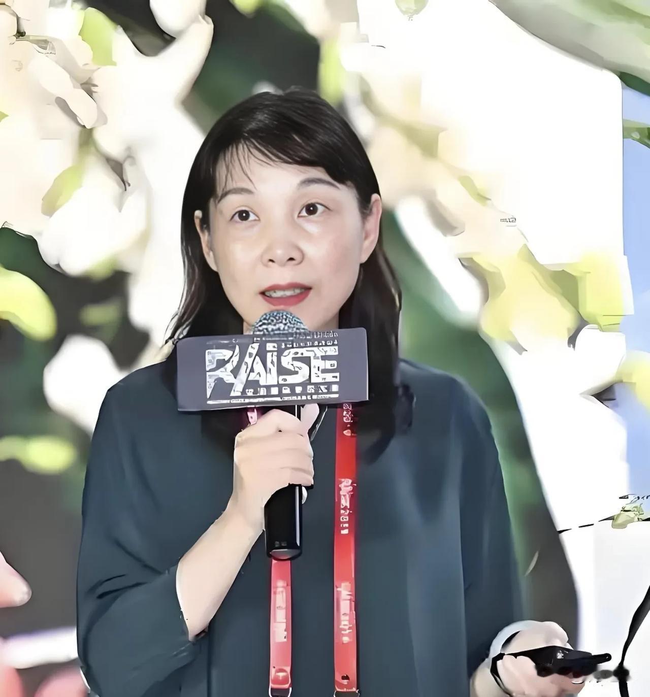 我那天还说杜建英呢，自己大势已去非要垂死挣扎，最后的一点体面都不给自己留，还把宗