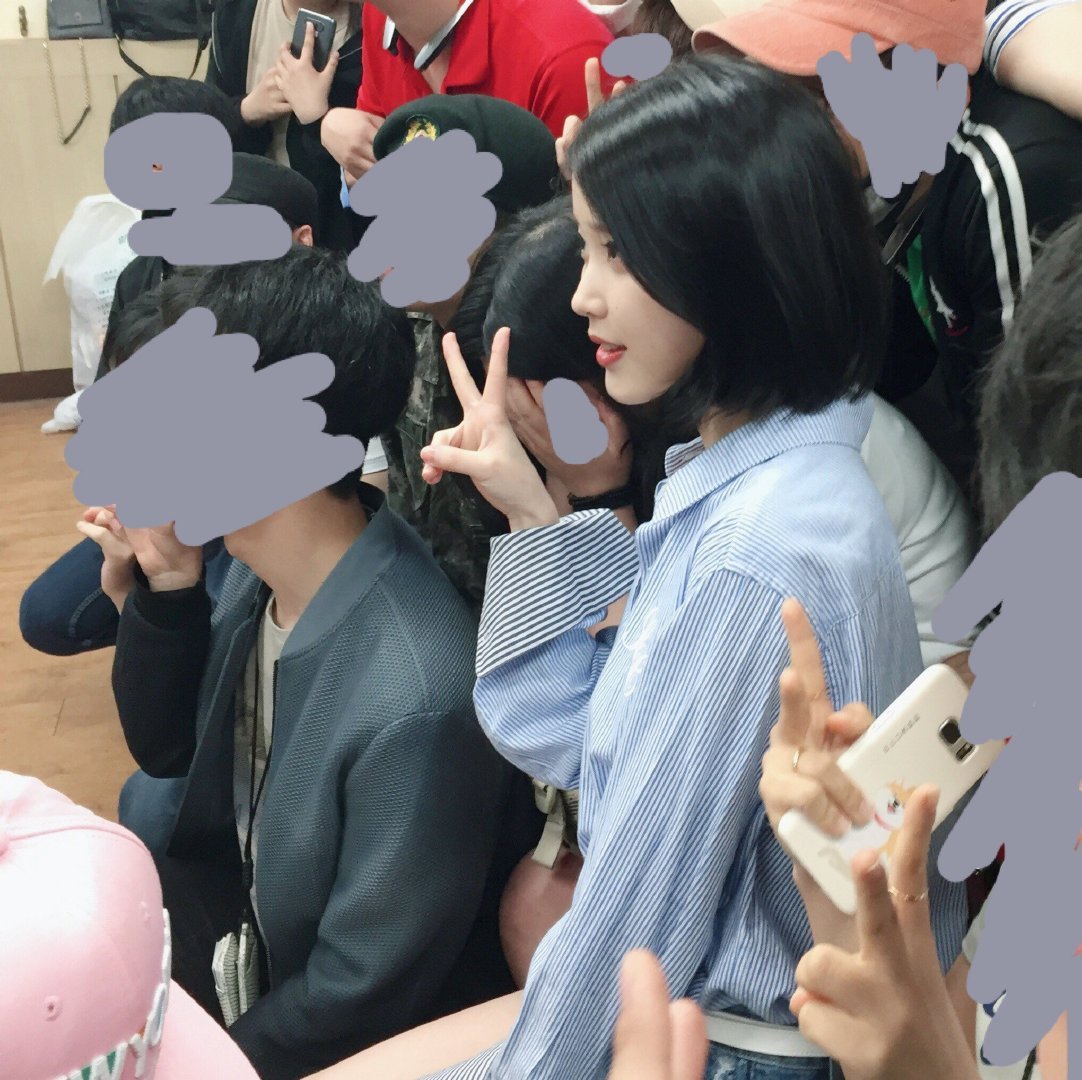IU[超话]  🥰IU高露洁口腔亮白美学大使2017年时光机🐥170513 