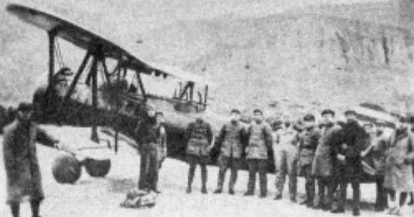 西安事变生死时刻：周恩来只身赴险，如何化解亡国危机.。
 
1936年12月12
