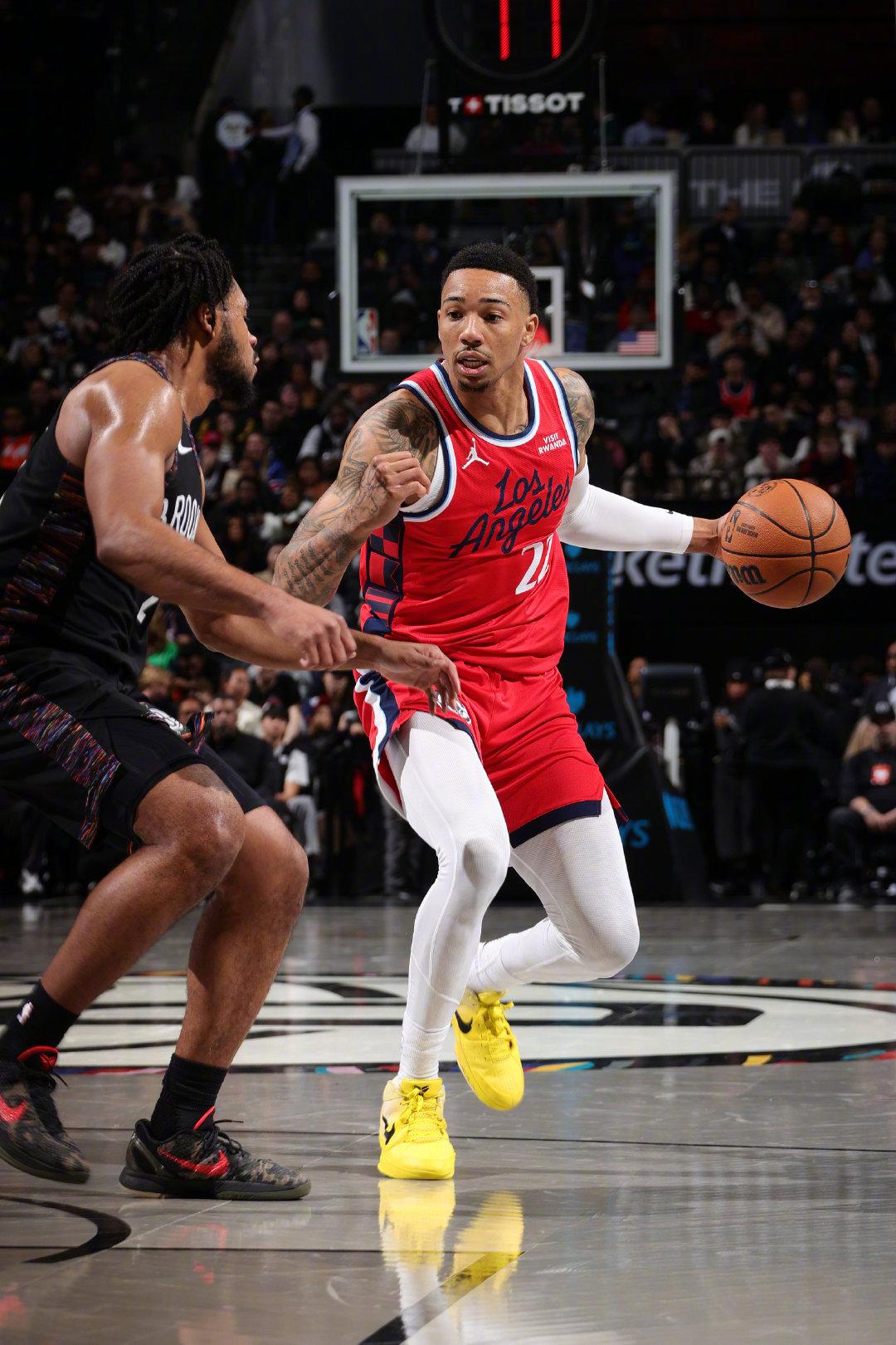 今天要夸一夸快船的这个乔丹米勒！
今天遇上篮网，真是让他投开了，全场13中9，三