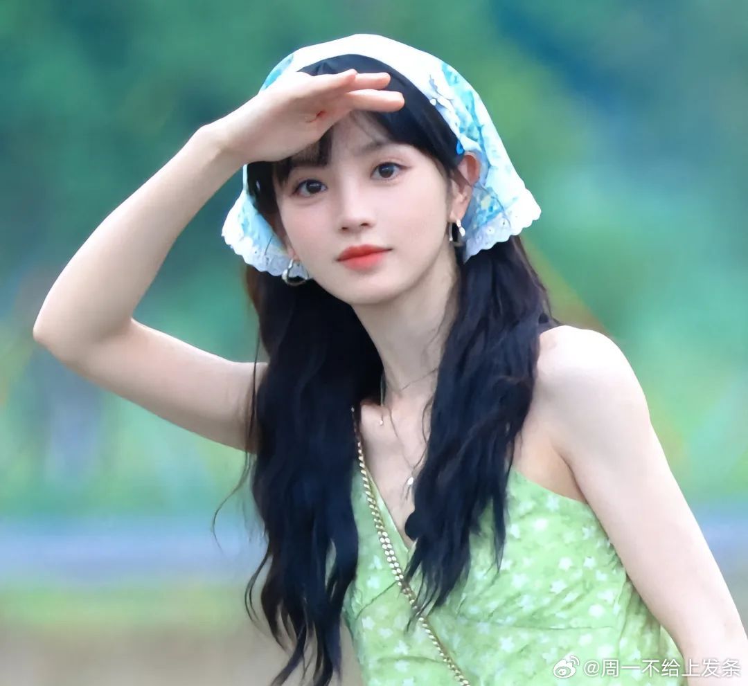 田曦薇 甜妹有一千种甜法儿，我最爱这一种~ 