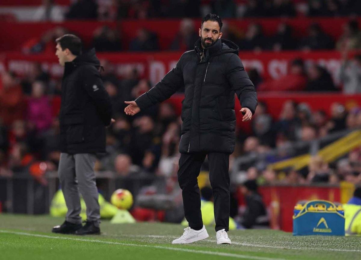 阿莫林这胜率还能继续执教曼联，只能说是曼联也很无奈，现在没几个教练敢来接手这个烂